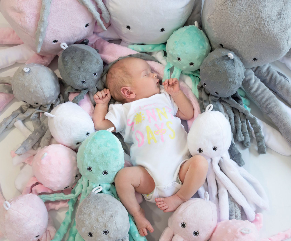 BabyLion Prémium Kis minky ölelő polip (31 cm) - Fehér